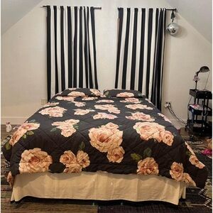 Emily and Merritt queen size comforter and bed skirt